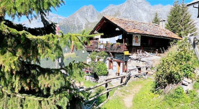 Rifugio Guide Frachey in Ayas