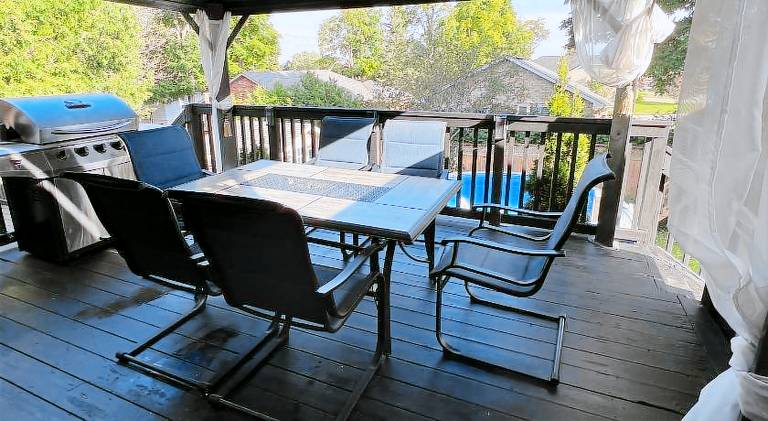 Apartment with pool — photo 3