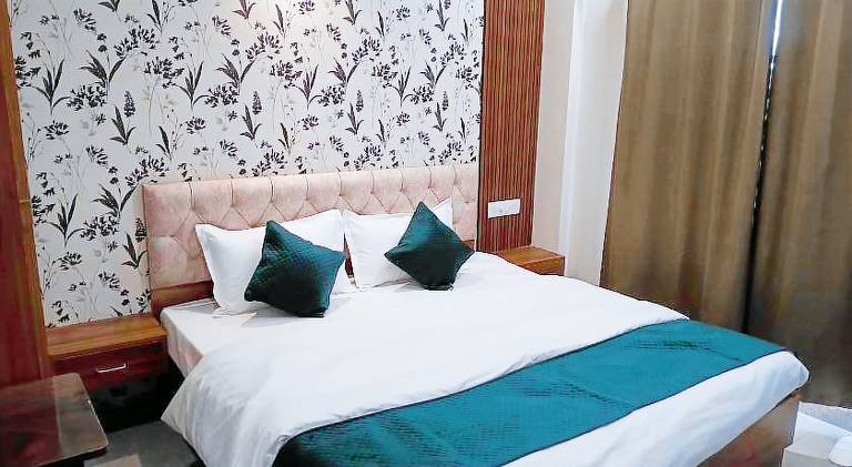 HOTEL SPRINGWOOD SUITES