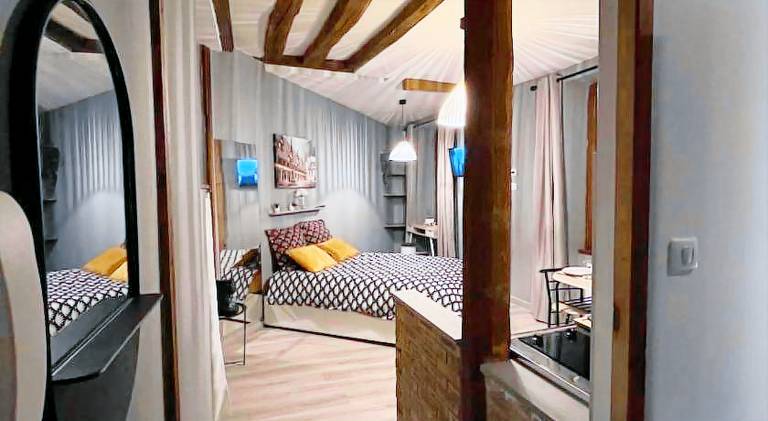 Holiday apartment with 1 room for 2 persons in Chenove
