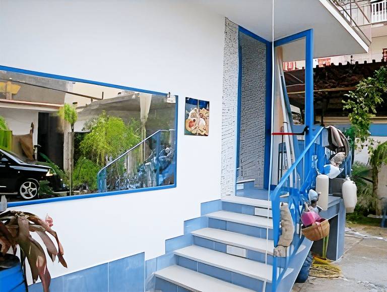 Beautiful serviced apartment with terrace, garden & pool | Beach nearby | Pets are welcome in Agropoli