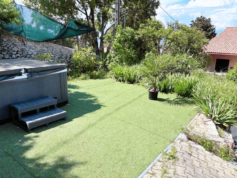 Fully equipped villa with terrace, jacuzzi & barbeque | Pet-friendly — photo 3
