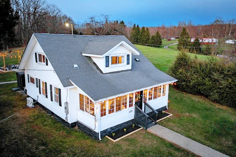 Cabin Hico