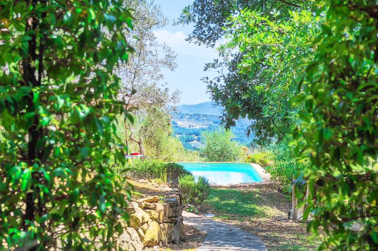 Family-friendly villa with garden, private pool & barbecue | Garden view | Suitable for remote work | Pet-friendly — photo 5