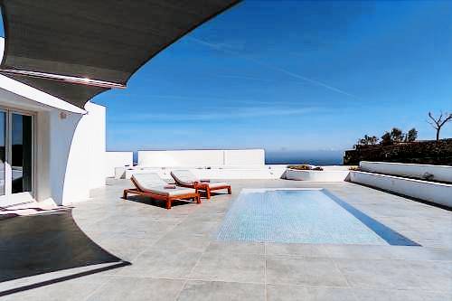Oikos Santorini Living Concept in Santorini