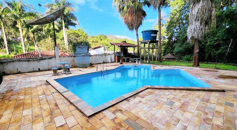 Lodge with pool & yard in Itatiaia
