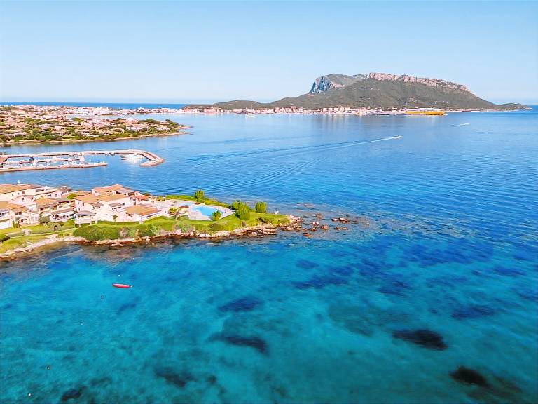 Holiday apartment with terrace, garden & pool | Sea view — photo 4