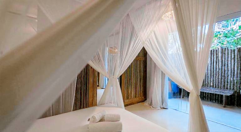 House with jacuzzi — photo 2
