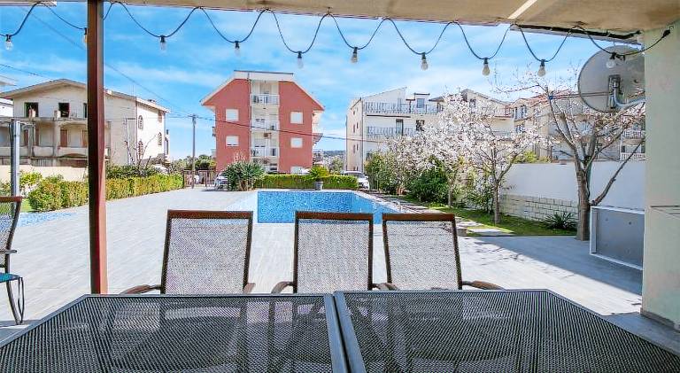Beautiful rental apartment with pool | Close to the beach | Pets allowed — photo 2