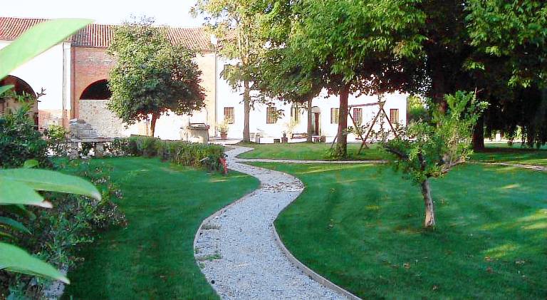 Holiday apartment with garden, barbecue & patio in Vicenza
