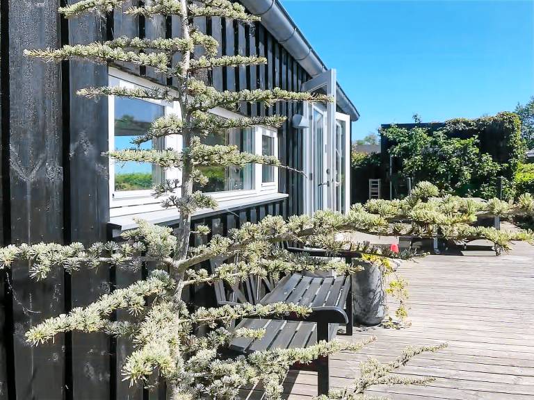 Vacation home with yard, patio & barbeque | Sea view | Suitable for remote work — photo 4