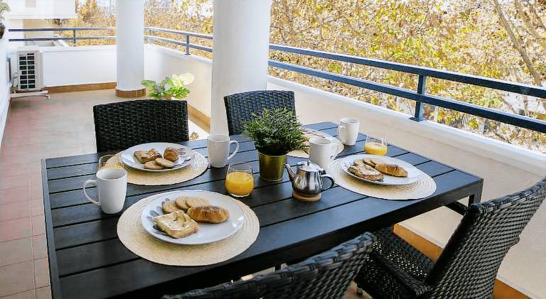 Apartment with garden, terrace & pool in Marbella