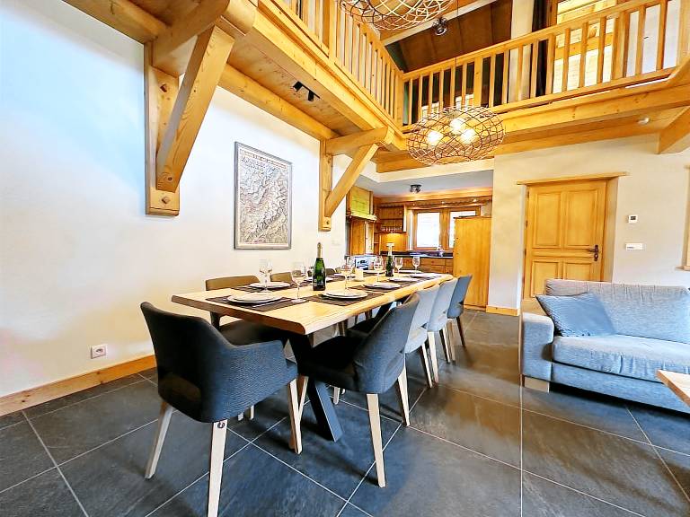Traditional chalet with mountain view - 12 guests — photo 4