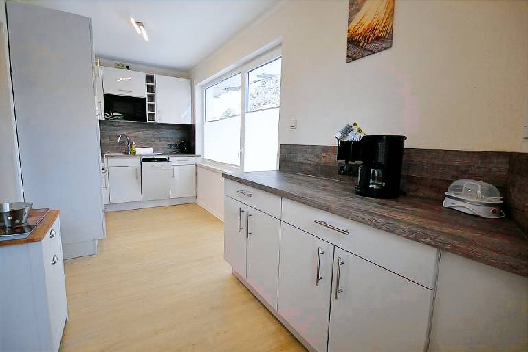 Renovierte Ferienwohnung für 6 Erwachsene und 1 Kind mit Meerblick in Strand- und Hafennähe in Groemitz