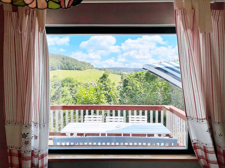 Family-friendly vacation home with barbecue & patio | Nature view | Pet-friendly — photo 3