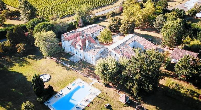 Fully equipped villa with yard, barbeque & private pool | Perfect for remote work | Pets are welcome in Libourne