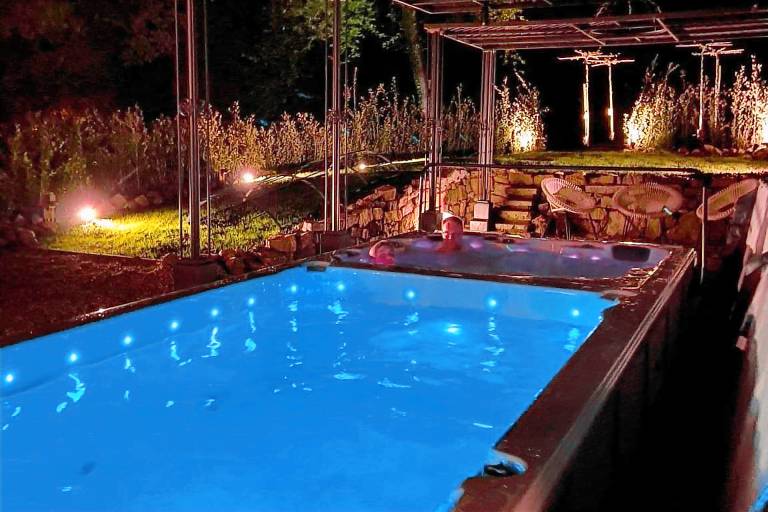 Villa with hot tub, yard & barbeque | Nature view — photo 2
