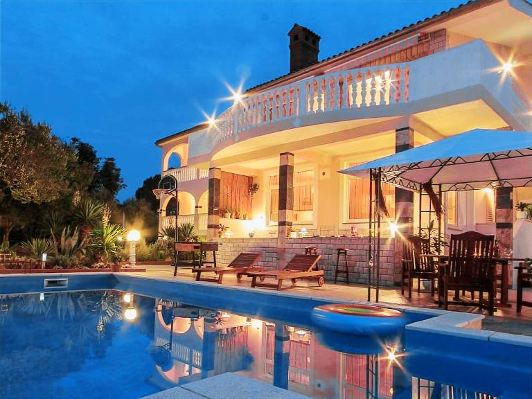 Ferienhaus in Peroj, Fažana f&uuml;r max. 10 Personen