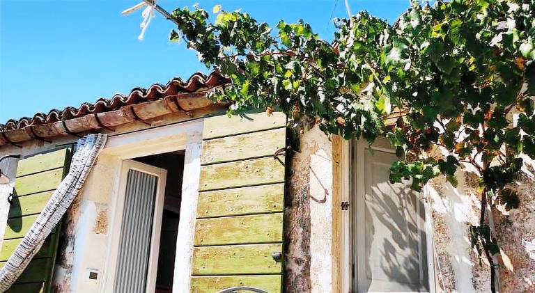 Holiday apartment with terrace & BBQ in Castro
