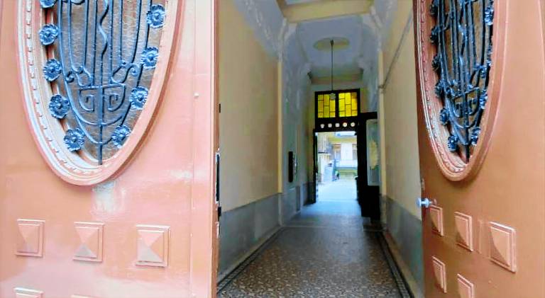 Lovely rental apartment | Next to Hungarian Parliament Building | Pets are welcome in Budapest