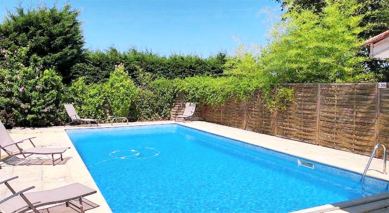 Villa with pool in Libourne