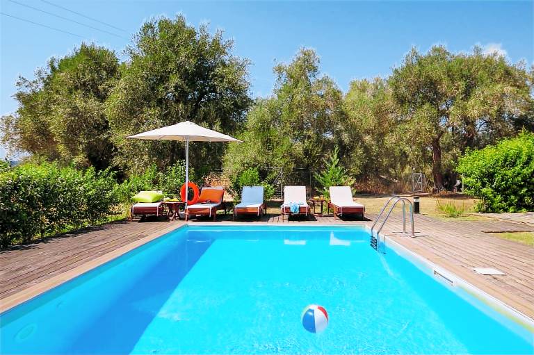 Villa Mpenitses
