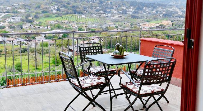 Vacation home with patio & garden | Pets are welcome — photo 4