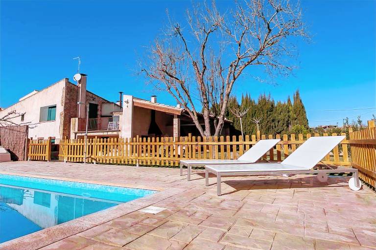 House with barbecue, pool & garden — photo 4
