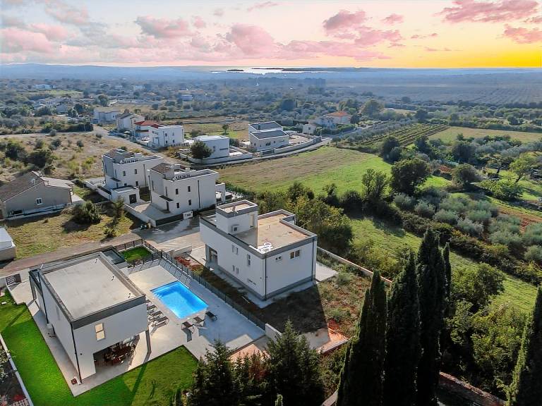 Fully equipped wonderful villa with grill, garden & private pool | Sea view | Dogs allowed — photo 3