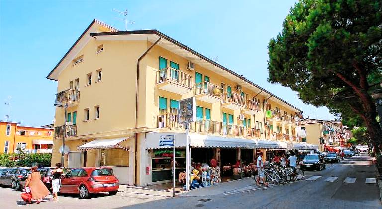 Holiday apartment with 2 rooms for 6 persons — photo 4