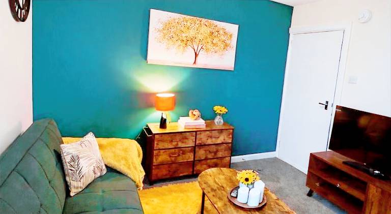 Apartment | Beach nearby | Pets are welcome in Montrose