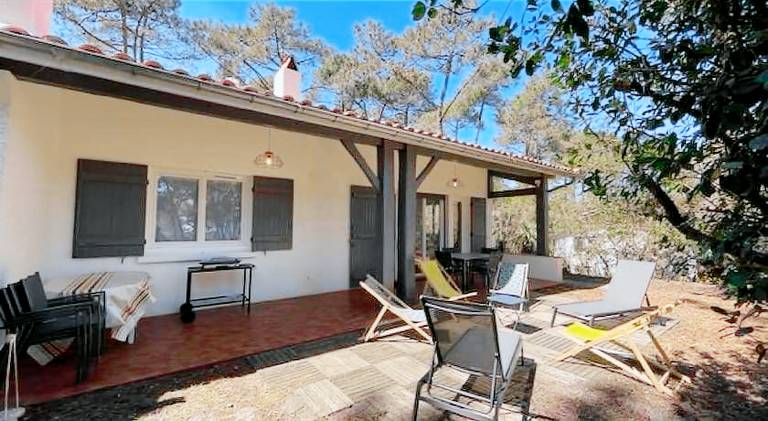House with grill & garden in Lège-Cap-Ferret