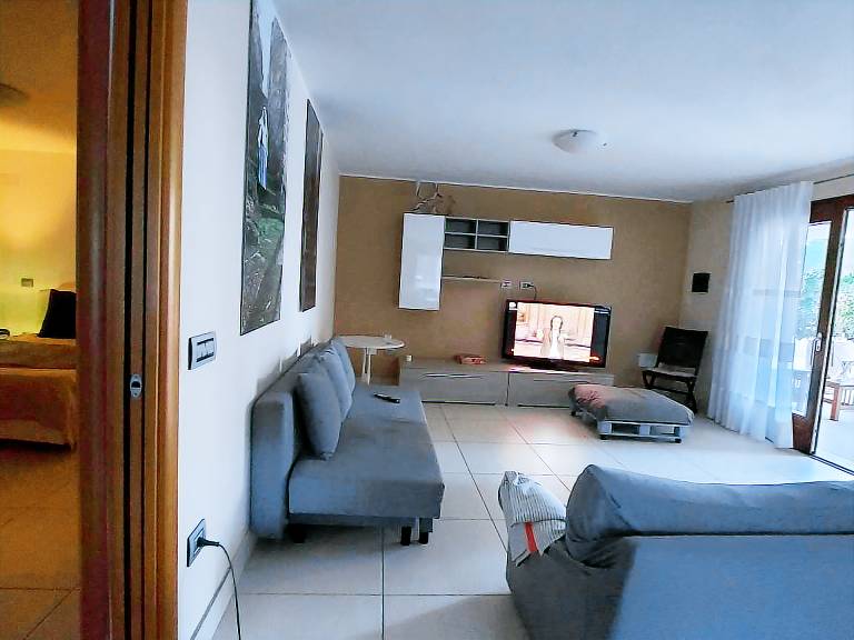 Rental apartment with pool, patio & garden — photo 4
