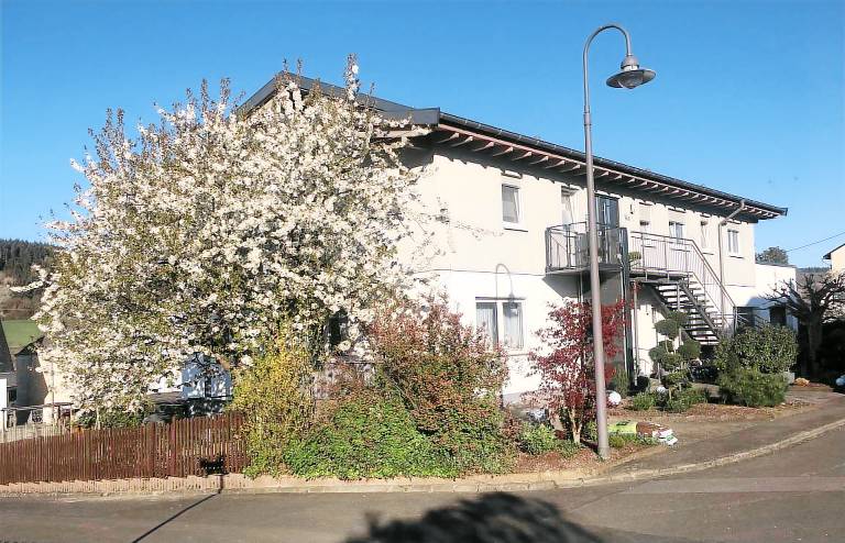 Holiday apartment with yard, barbeque & terrace — photo 4