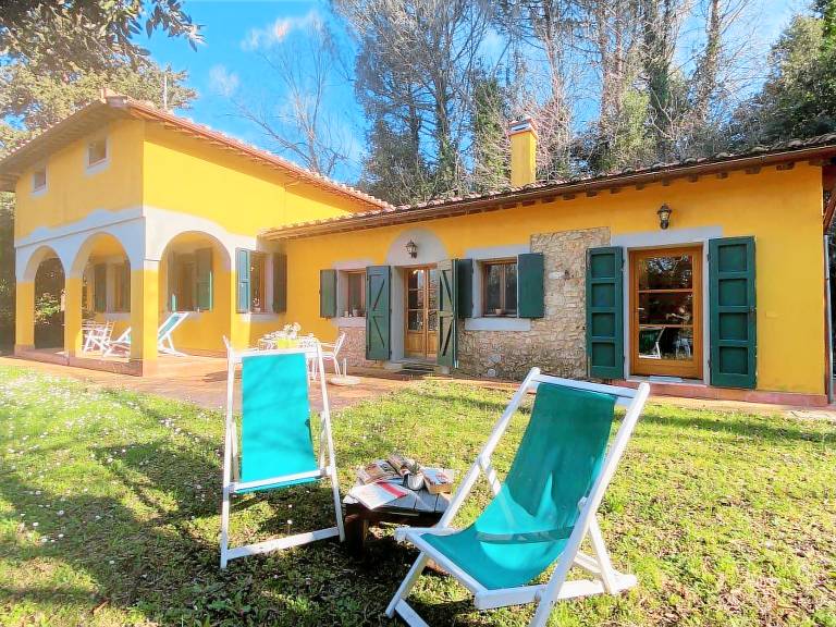 Casa Montescudaio