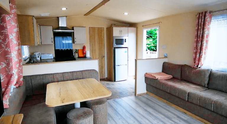 Vacation home with yard | Pet-friendly — photo 2