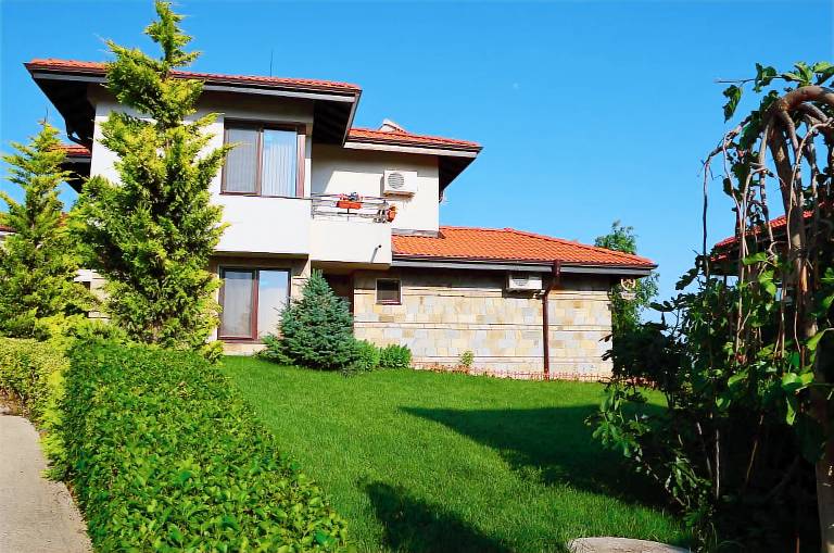 House  Cholakova cheshma