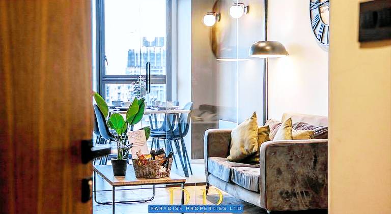 Mancunian Luxury Suite - Stylish & Warm 1-Bed - Ideal For Business or Work Stays - By Parydise Prope in Manchester