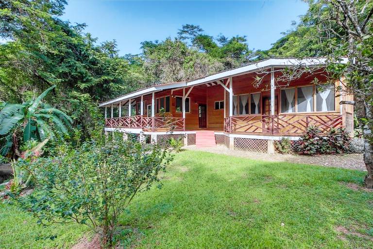 Lodge Cayo District