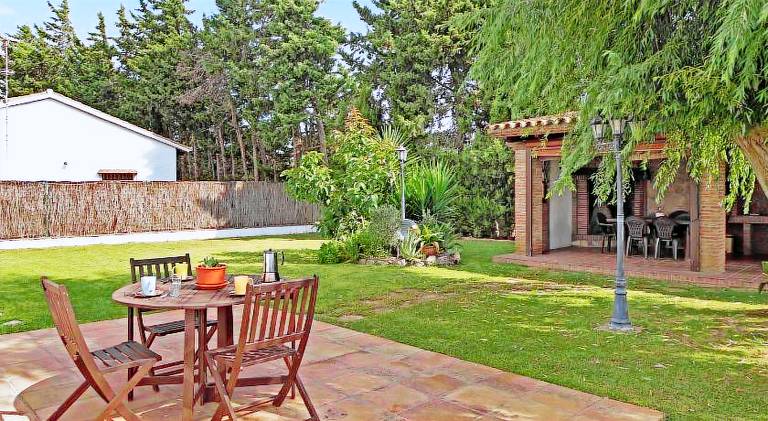 Fully equipped house with private pool, garden & grill | Dogs allowed — photo 4