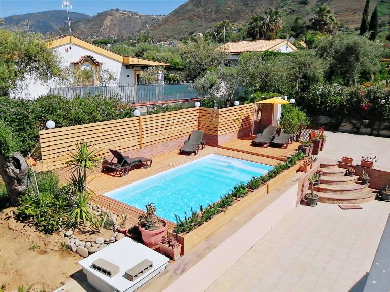 Fully equipped villa with pool, barbeque & garden | Pets allowed — photo 3