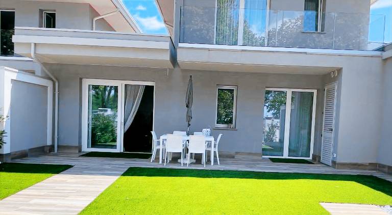 Villa with 2 rooms for 6 persons — photo 3