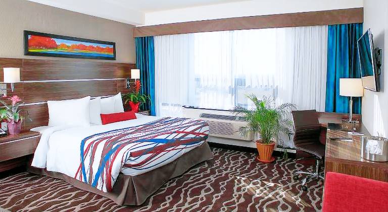 Encore Suites by Service Plus Inns — photo 2