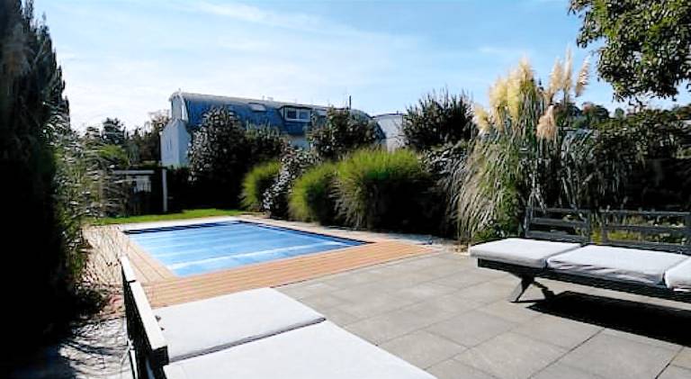 Villa with pool in Cologne