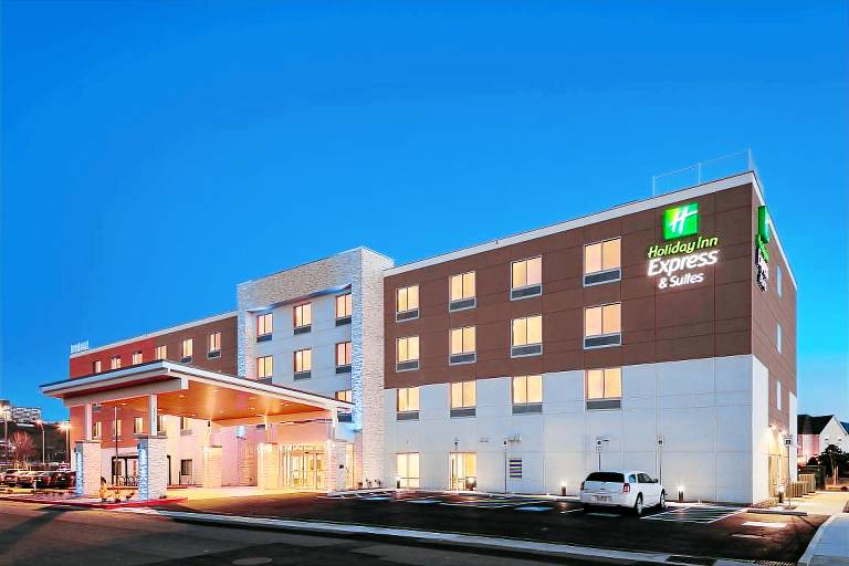 Holiday Inn Express and Suites Medford By IHG in Medford, OR