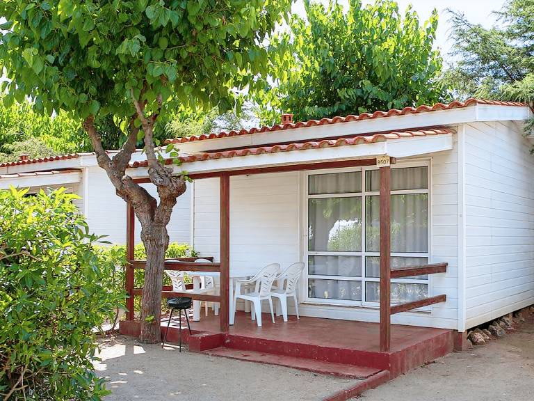 Bungalow with garden, terrace & grill — photo 2