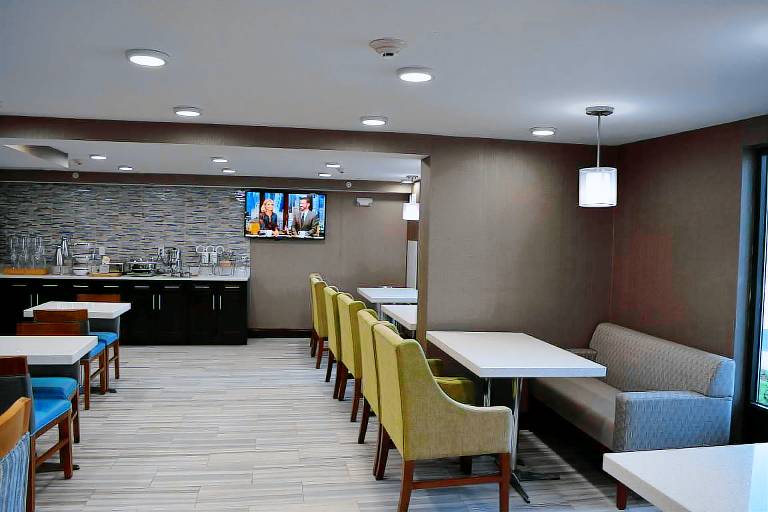 Best Western Plus Hardeeville Inn & Suites — photo 4