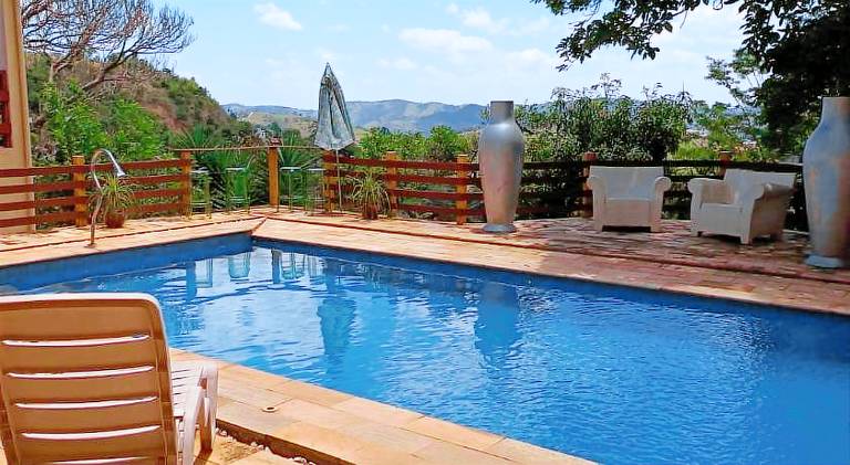 Suites na montanha com piscina — photo 3