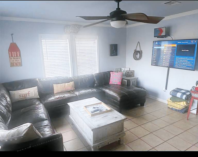 House with BBQ & hot tub — photo 3