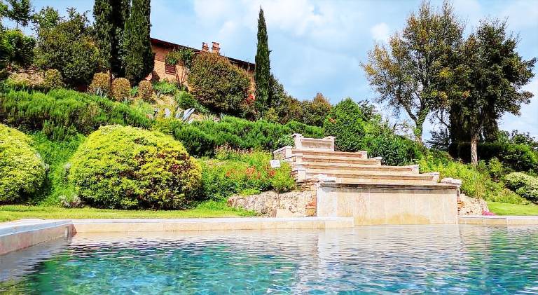 Farm with terrace, barbecue & pool | Perfect for remote work in Chiusi
